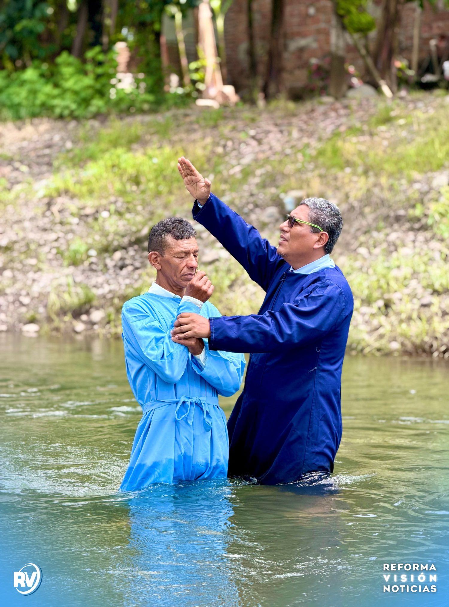Un alma más bautizado en Ecuador en la Sociedad Misionera Internacional (SMI)