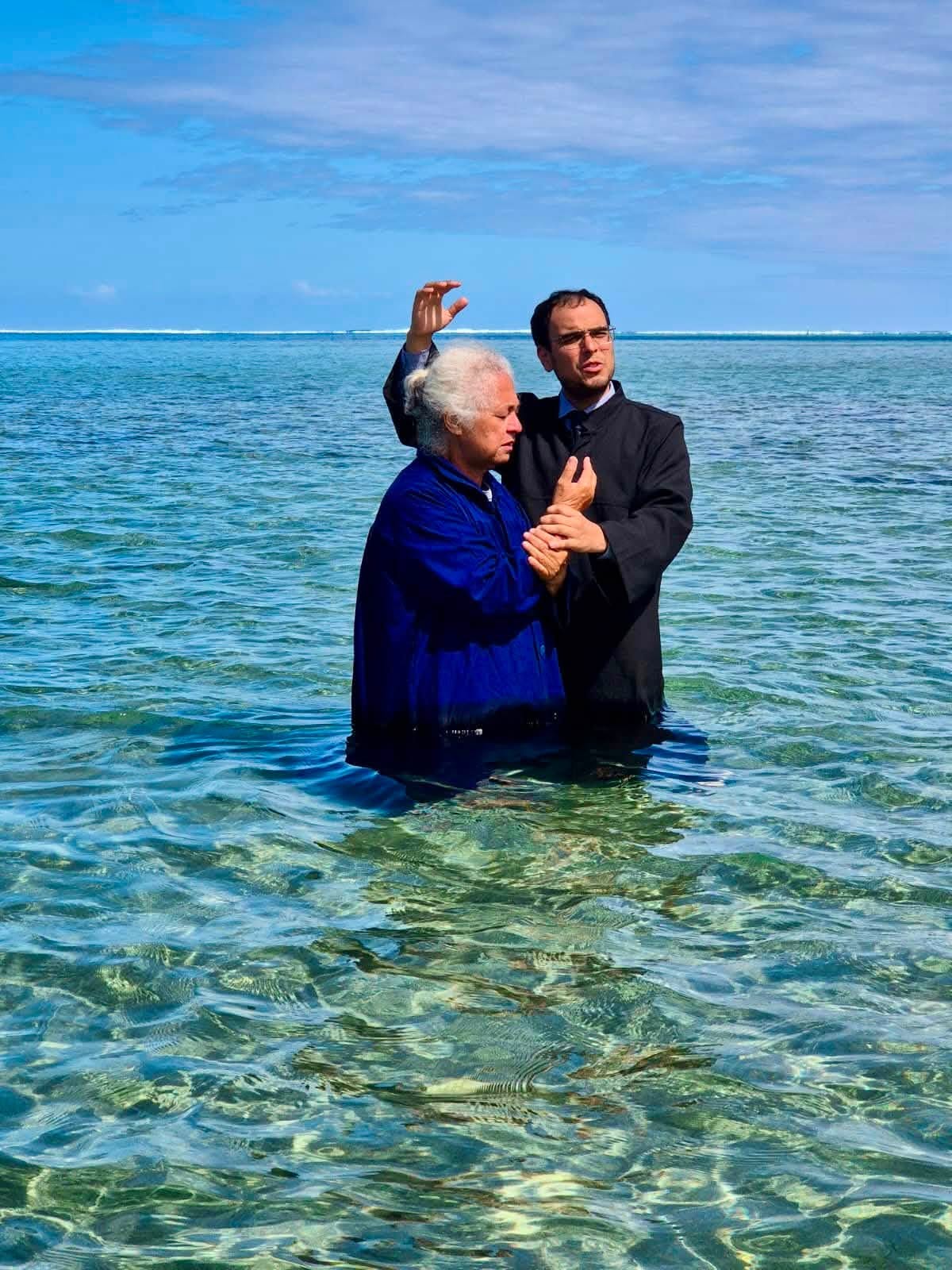 La primera miembro de la SMI se bautizó recientemente a en la isla de Moorea, Polinesia Francesa